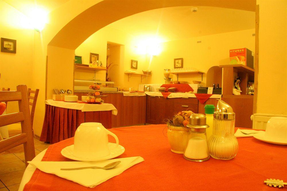 Central Hotel Tiepolo Прага Екстериор снимка