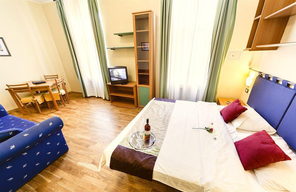 Central Hotel Tiepolo Прага Екстериор снимка