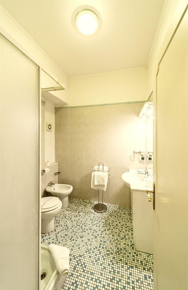 Central Hotel Tiepolo Прага Екстериор снимка