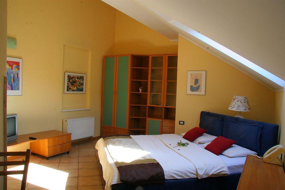 Central Hotel Tiepolo Прага Екстериор снимка